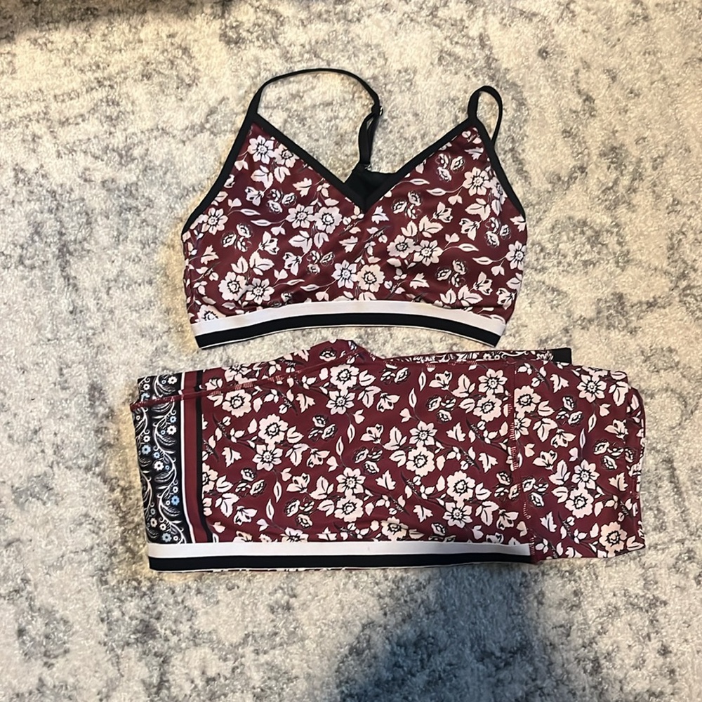 Kate Spade floral sports bra and legging set burgundy cream black blue sz small
